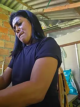 Snapshot of Hannah-grace chatting on 11.12.25 Hannah-grace online show from 11.12.25