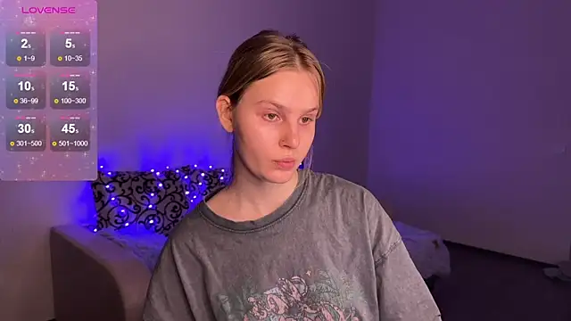 Chanel Gill online show from 01.07.25