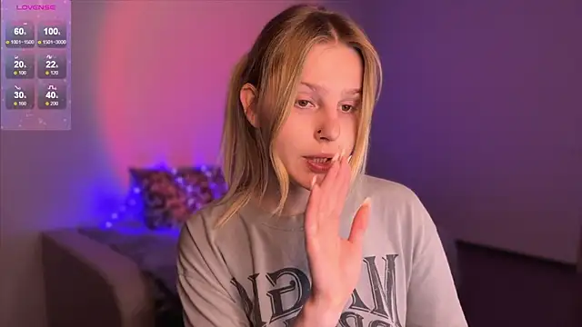 Chanel Gill online show from 01.22.25