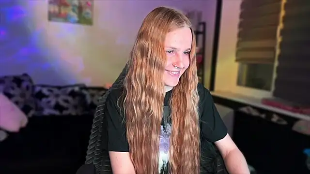 Chanel Gill online show from 12.03.25