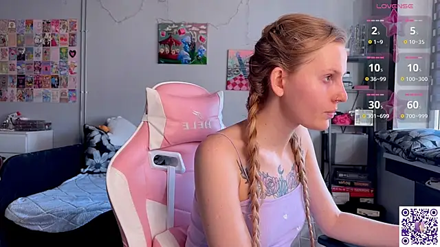 Chanel Gill online show from 04.17.26