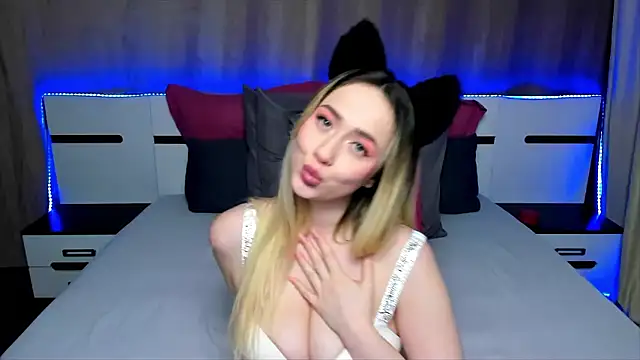 Snapshot of AriaSugar chatting on 12.06.24 AriaSugar online show from 12.06.24