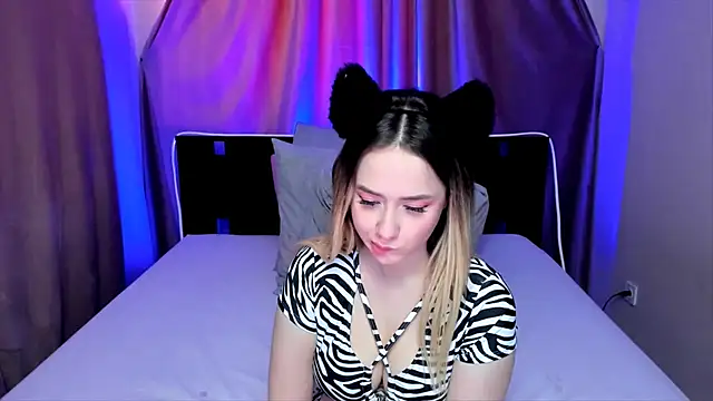 Snapshot of AriaSugar chatting on 02.13.25 AriaSugar online show from 02.13.25