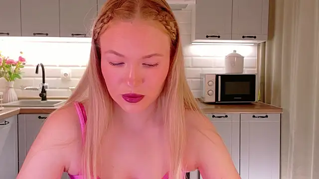 Veronika Mitchel online show from 04.25.26