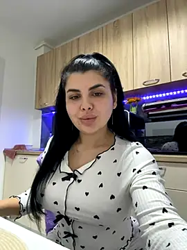 Snapshot of Scarlett-Dream chatting on 11.22.25 Scarlett-Dream online show from 11.22.25