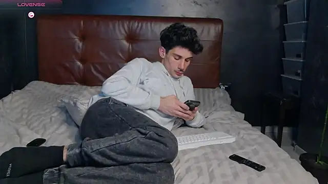 DanielCrush1 online show from 04.02.26