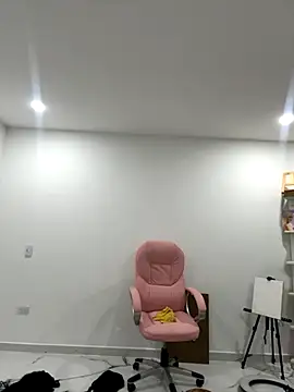 Snapshot of stormyy_ chatting on 10.24.25 stormyy online show from 10.24.25