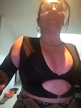 Myrnasexxx online show from 12.21.25