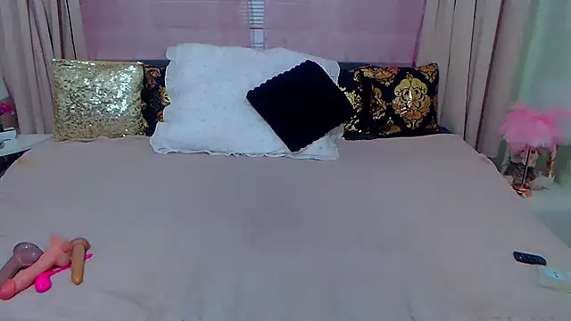 Snapshot of BustyVicky chatting on 12.18.24 BustyVicky online show from 12.18.24