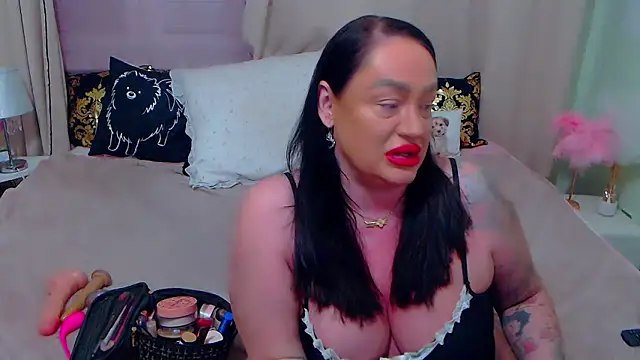 Snapshot of BustyVicky chatting on 01.29.25 BustyVicky online show from 01.29.25