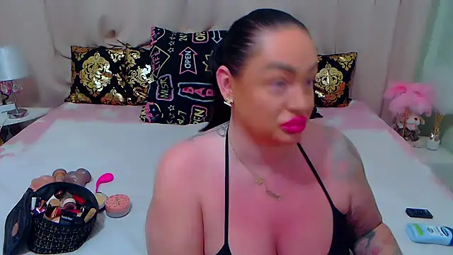 Snapshot of BustyVicky chatting on 02.12.25 BustyVicky online show from 02.12.25