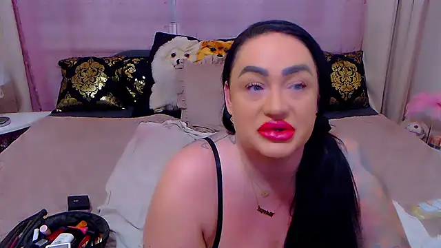 Snapshot of BustyVicky chatting on 11.20.25 BustyVicky online show from 11.20.25