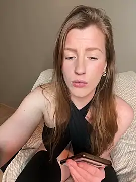 Snapshot of FoxyFrenchy chatting on 01.27.25 FoxyFrenchy online show from 01.27.25