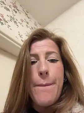 Snapshot of FoxyFrenchy chatting on 02.13.25 FoxyFrenchy online show from 02.13.25