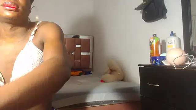 Snapshot of Kristal_Cox1 chatting on 10.11.25 Kristal Cox1 online show from 10.11.25