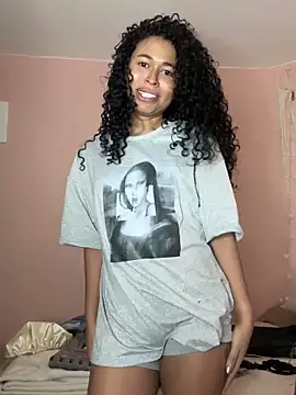 GabriSaenz online show from 12.14.24