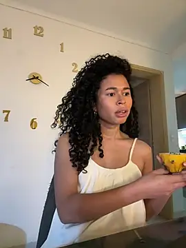 GabriSaenz online show from 12.19.24