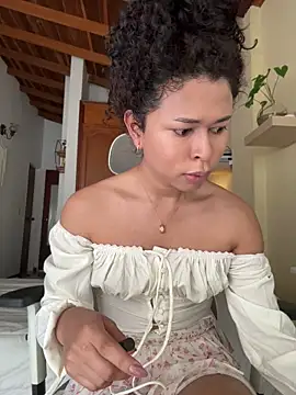 GabriSaenz online show from 04.11.26