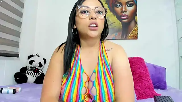 Snapshot of Emiily_88 chatting on 02.11.25 Emiily 88 online show from 02.11.25