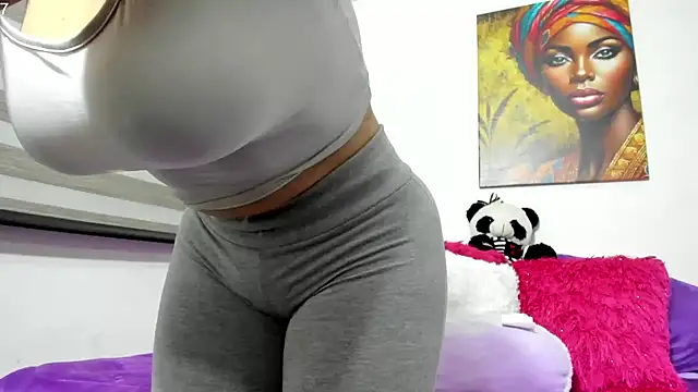 Snapshot of Emiily_88 chatting on 03.09.25 Emiily 88 online show from 03.09.25