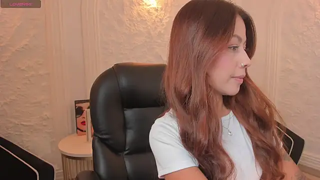 Snapshot of ErikaBenz_ chatting on 10.10.25 ErikaBenz online show from 10.10.25