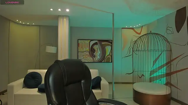 Snapshot of ErikaBenz_ chatting on 10.27.25 ErikaBenz online show from 10.27.25