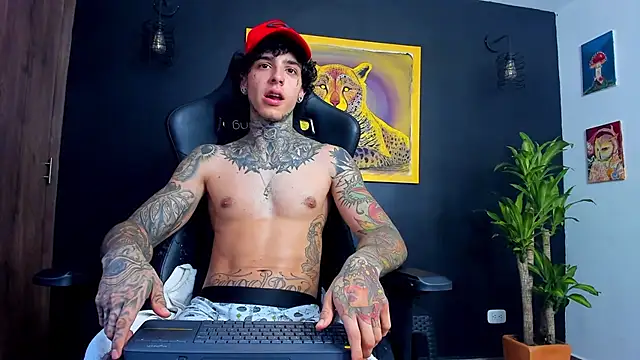 Snapshot of Aron_ford chatting on 01.19.25 Aron ford online show from 01.19.25