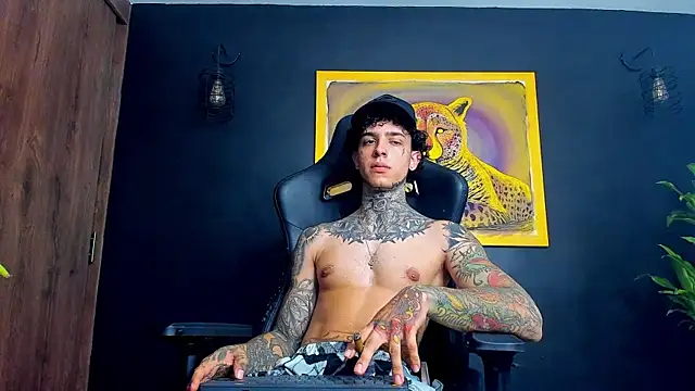 Snapshot of Aron_ford chatting on 01.27.25 Aron ford online show from 01.27.25