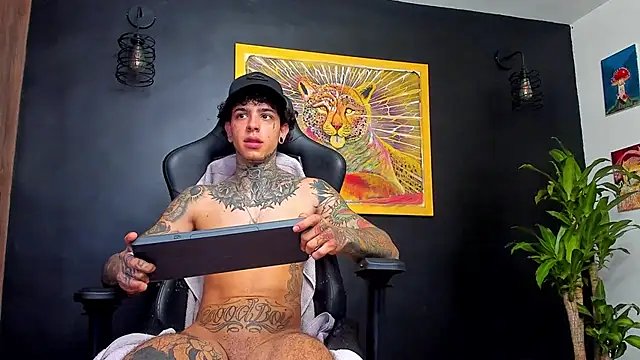 Snapshot of Aron_ford chatting on 02.08.25 Aron ford online show from 02.08.25