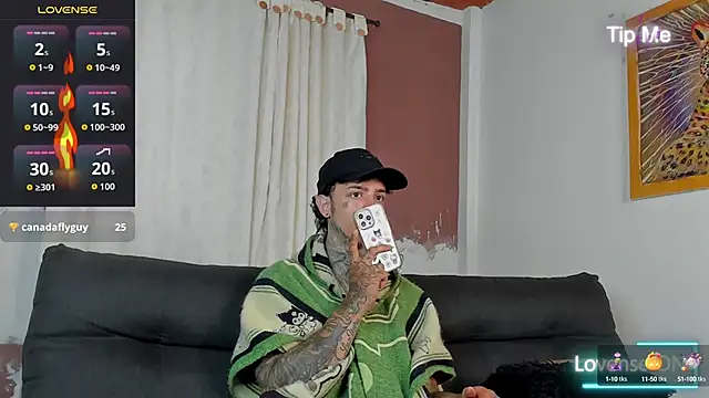 Snapshot of Aron_ford chatting on 09.30.25 Aron ford online show from 09.30.25