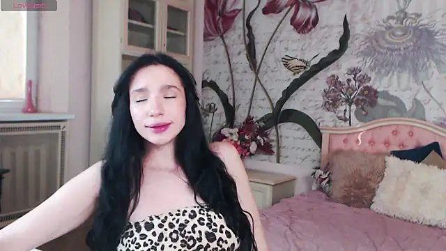 AliciaBow online show from 10.23.25