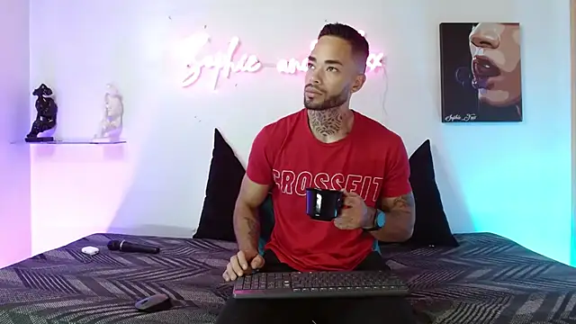 SophieFoxx17 online show from 04.21.26