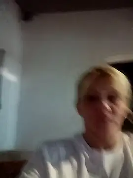 Snapshot of Nicolle_Milf chatting on 12.22.24 Nicolle Milf online show from 12.22.24