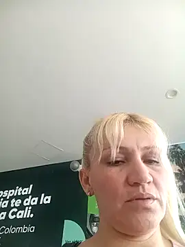 Snapshot of Nicolle_Milf chatting on 01.13.25 Nicolle Milf online show from 01.13.25