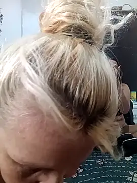 Snapshot of Nicolle_Milf chatting on 09.22.25 Nicolle Milf online show from 09.22.25