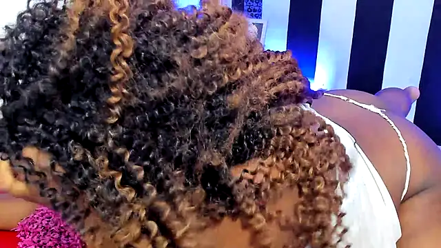 YeminaLeman online show from 01.19.25