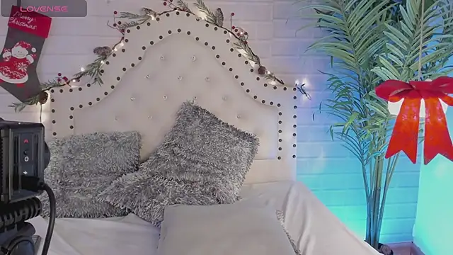 Snapshot of _Eurekaa_ chatting on 12.13.24 Eurekaa online show from 12.13.24