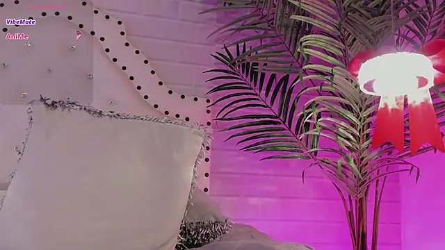 Snapshot of _Eurekaa_ chatting on 01.11.25 Eurekaa online show from 01.11.25