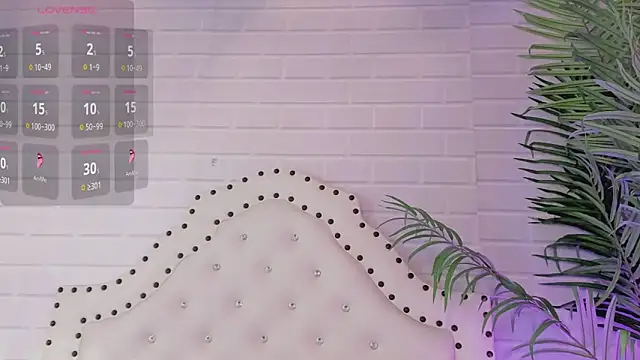 Snapshot of _Eurekaa_ chatting on 01.31.25 Eurekaa online show from 01.31.25