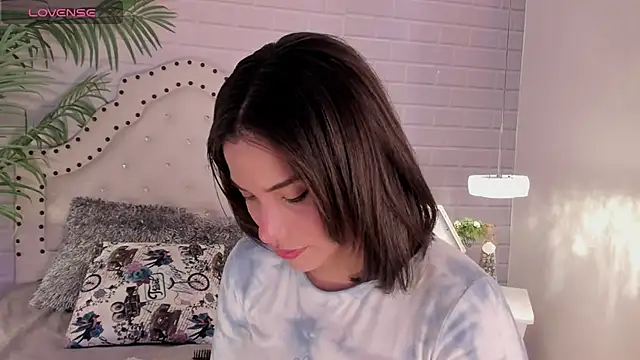 Snapshot of _Eurekaa_ chatting on 03.09.25 Eurekaa online show from 03.09.25