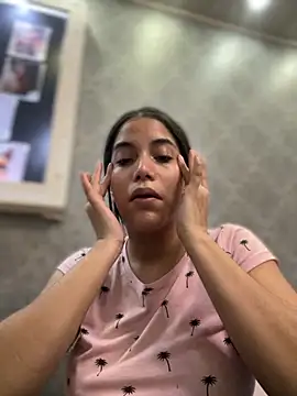 Snapshot of _Eurekaa_ chatting on 10.07.25 Eurekaa online show from 10.07.25