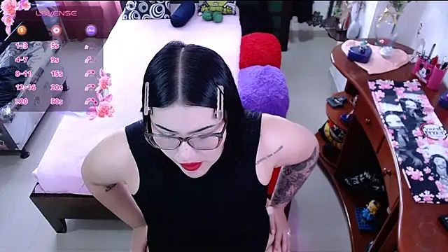 Snapshot of lufek23 chatting on 02.28.25 lufek23 online show from 02.28.25