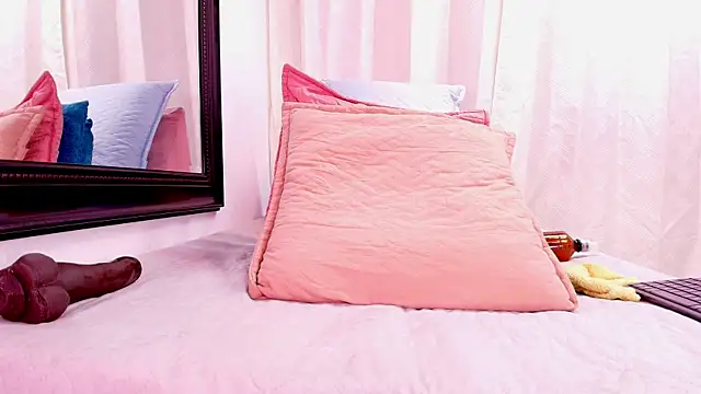 Snapshot of danna_berlin_ chatting on 02.12.25 danna berlin online show from 02.12.25