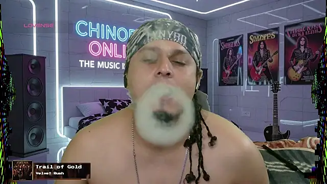 chino roz online show from 10.10.25