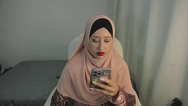 Snapshot of adila_anich chatting on 03.01.25 adila anich online show from 03.01.25