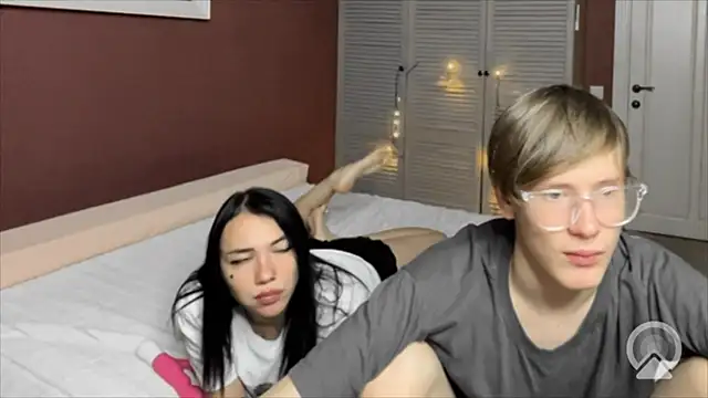 Snapshot of Laura_Key chatting on 10.27.25 Laura Key online show from 10.27.25