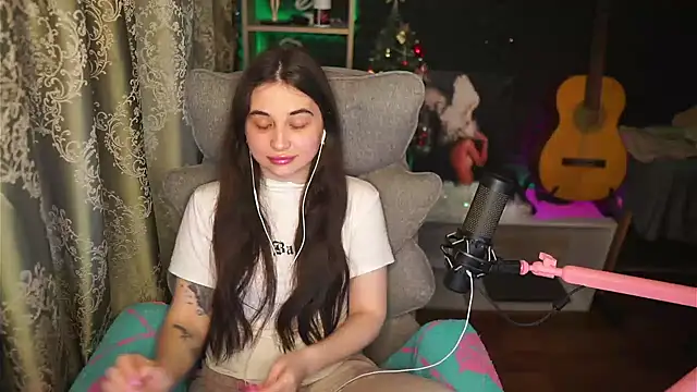 delicatedBailey online show from 05.05.26