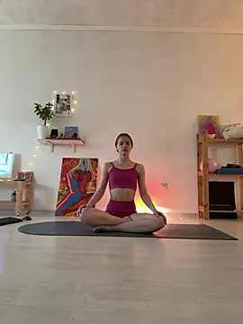 LeyaJohnson online show from 04.26.26