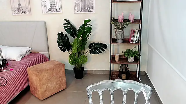 Sassy--Girl online show from 02.19.25