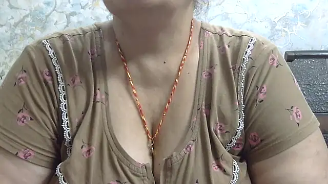 Snapshot of Kavya_XX chatting on 09.30.25 Kavya XX online show from 09.30.25